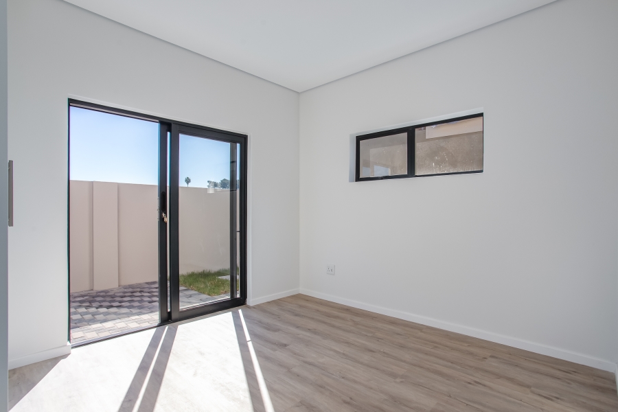 2 Bedroom Property for Sale in Honeydew Country Estate Western Cape